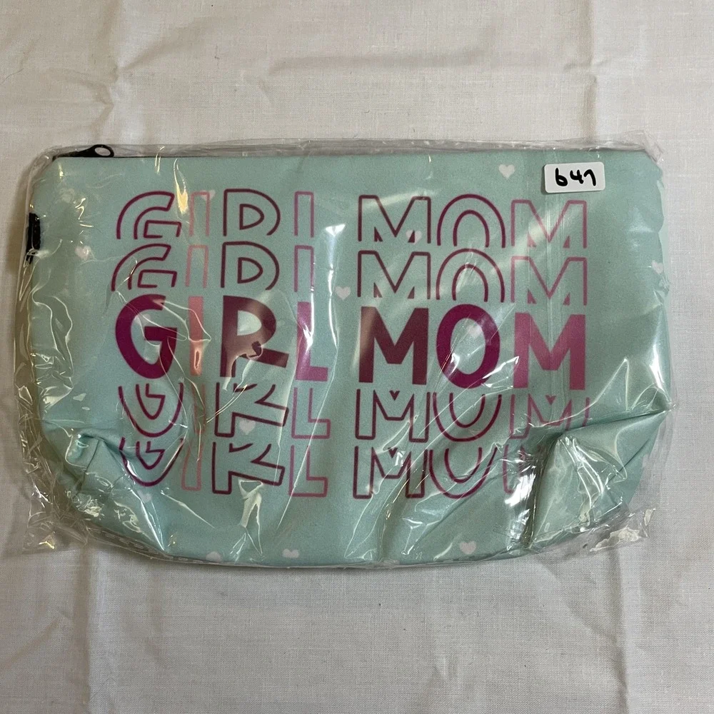 The Pouch Girl Mom Cosmetic Bag Women Large Mint Green NWT Zippered Travel Pouch